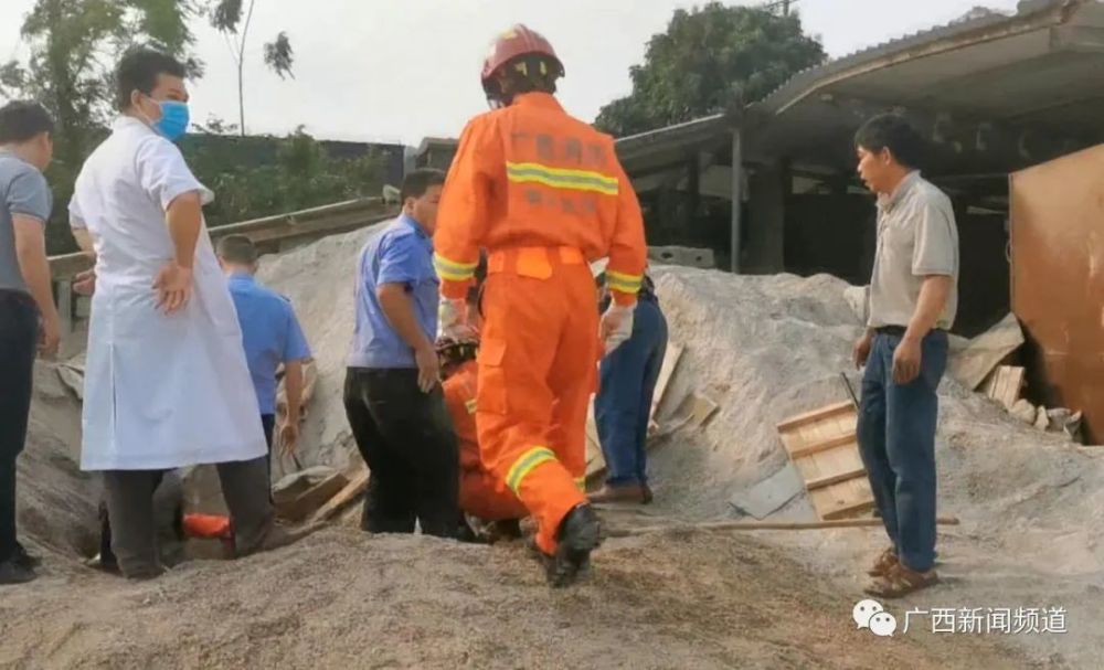 救援人员专业素养和无私奉献精神