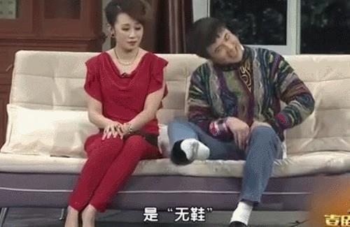 马丽现身春晚二彩 身边仍无沈腾