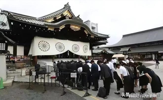 靖国神社被涂鸦“厕所”案公审